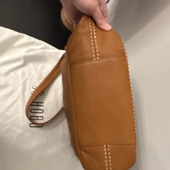 HOBO brand Cognac Shoulder Bag with Ring Detail Magnetic closure Circle - Picture 3 of 7